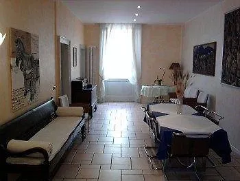 Al Viale Papa Giovanni ברגמו